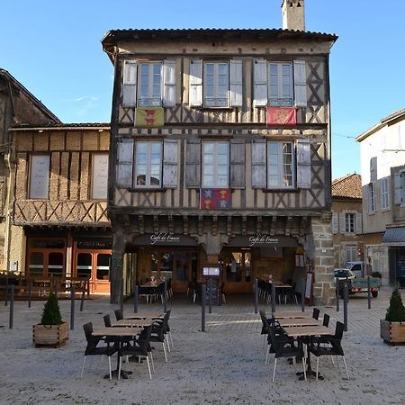 Café de France Bed and Breakfast Eauze Esterno foto