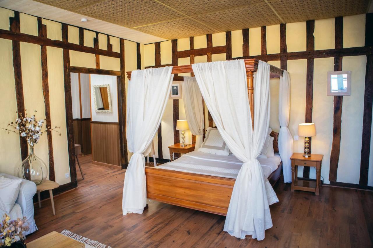Café de France Bed and Breakfast Eauze Esterno foto